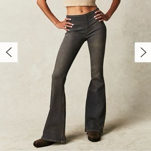 Free people; Penny Pull-On Flare Jeans size 25